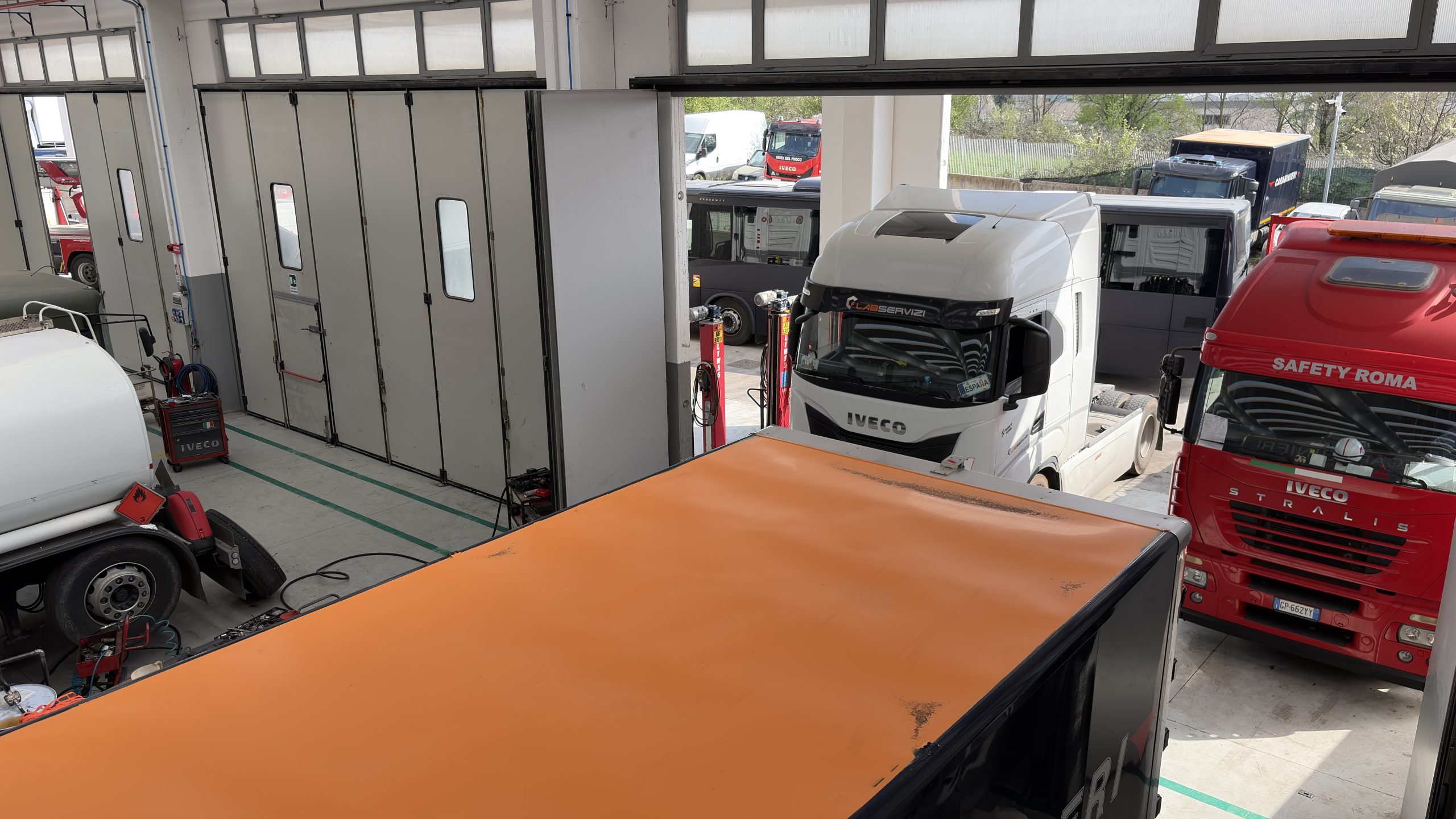 Mezzi pesanti in lavorazione
